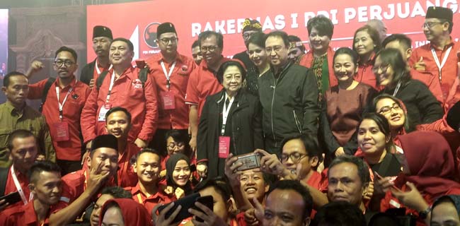 Megawati Didampingi Prananda