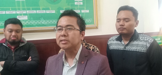 Risma Digugat Calon Walikota Surabaya Karena Stok Air Bersih