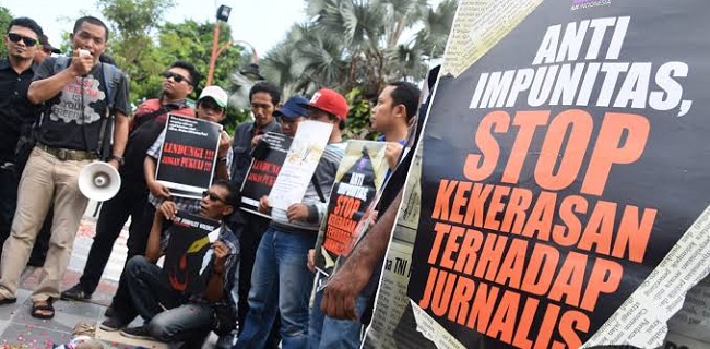 Kritik Pemerintah Daerah Lewat Tulisan, Wartawan Di Buton Tengah Dipenjara