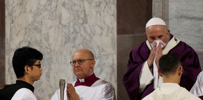 Paus Fransiskus Dikabarkan Sakit Setelah Pertemuan Dengan Simpatisannya