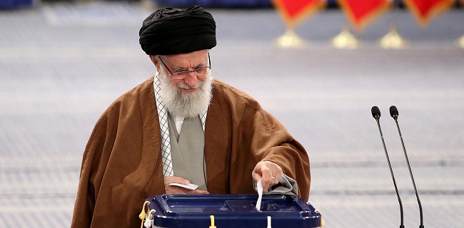 Jadi Pemilih Pertama, Ayatollah Khamenei Ajak Warga Segera Ke TPU