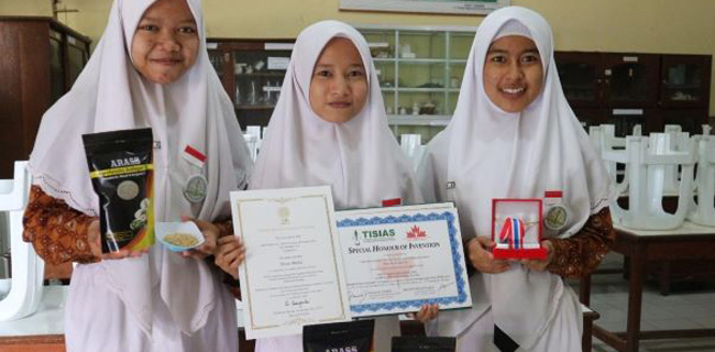 Ciptakan Beras Rendah Glukosa, 3 Siswi Ini Sabet Juara 3 Di Thailand