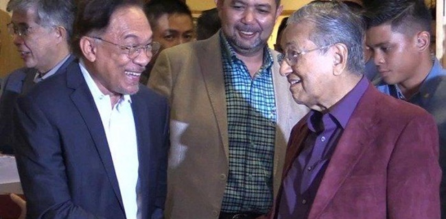 Memaknai Strategi Politik Mahathir, Analis: Kursi PM Tak Akan Dibiarkan Jatuh Kepada Anwar Ibrahim
