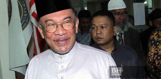Anwar Ibrahim Tuding Partai Mahathir Mohamad Ingin Gulingkan Pemerintahan Pakatan Harapan