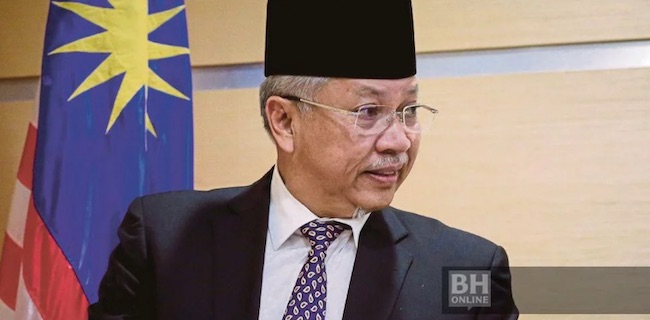 Tidak Bersedia Menerima DAP, UMNO Dan PAS Menarik Dukungan Untuk Mahathir Mohamad