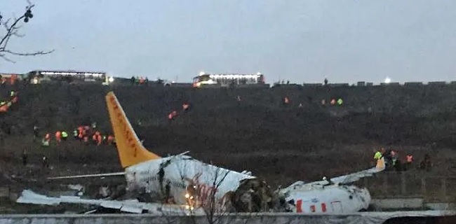 Kecelakaan Di Landasan Pacu Turki, Pesawat Terbelah Menjadi Tiga Bagian