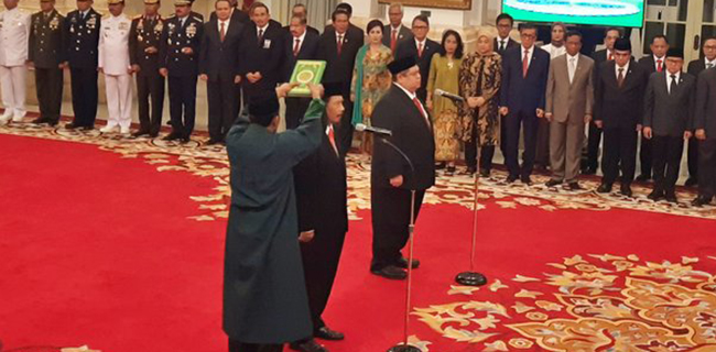 Mendarat Dari Bengkulu, Jokowi Langsung Lantik Kepala BPIP Dan BPKP