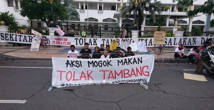 Aksi Mogok Makan Akan Berlanjut Sampai Gubernur Khofifah Temui Demonstran