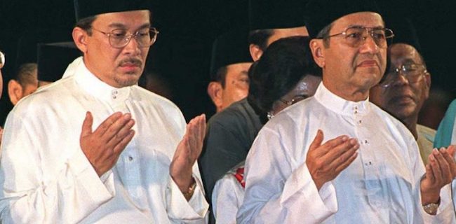 Ketegangan Politik Malaysia Dipicu Persaingan Lama Mahathir Mohamad dan Anwar Ibrahim