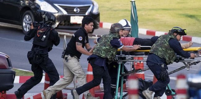 Raja Thailand Gelar Pemakaman Ala Kerajaan Untuk Korban Penembakan Di Mal Terminal Dan Siap Beri Bantuan
