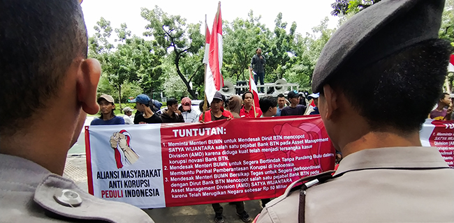 Geruduk Gedung BUMN, Demonstran Minta Erick Thohir Segera Copot Satya Wijayantara