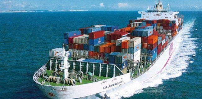 Kapal Cargo Dan ABK Asal China Dikarantina Di Pelabuhan Pangkep