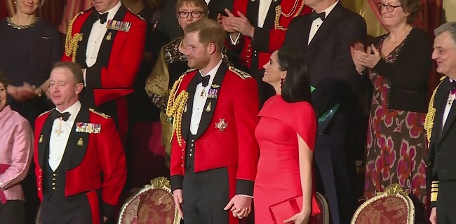 Menjelang Keluar Dari Kerajaan Inggris, Pangeran Harry Dan Meghan Markle Dapat Sambutan Meriah