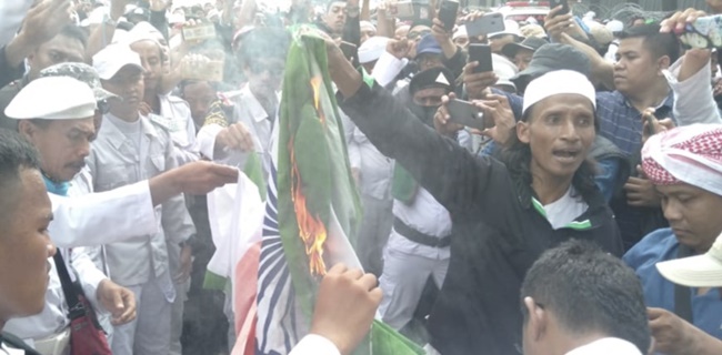 Solidaritas Untuk Muslim India Diwarnai Aksi Bakar Bendera
