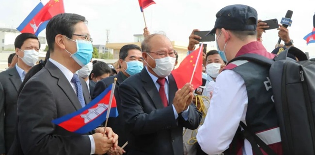 China Membalas Kebaikan Kamboja, Sahabat Yang Mengunjungi Pertama Kali Saat Wabah Terjadi