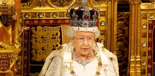 Istana Buckingham Gempar, Ajudan Ratu Elizabeth II Positif Virus Corona