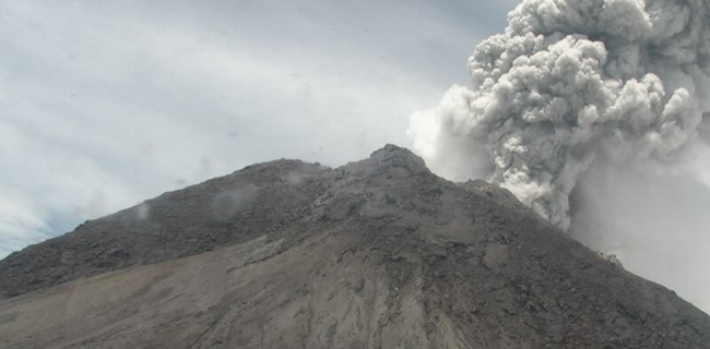 Gunung Merapi Meletus, Warga Diminta Tidak Beraktivitas Dalam Radius 3 Km