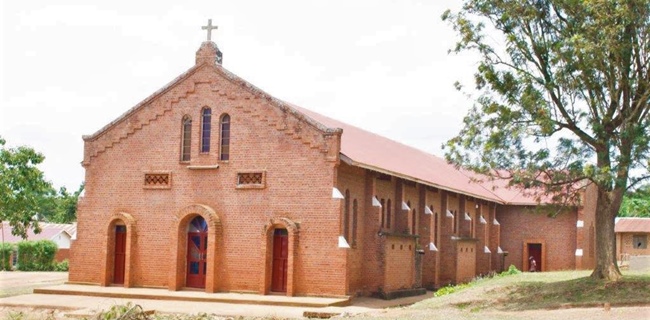 Seorang Pastor Asal Italia Menyiapkan Kuburan Untuk Dirinya Di Uganda, Bersiap Akan Wabah Virus Corona