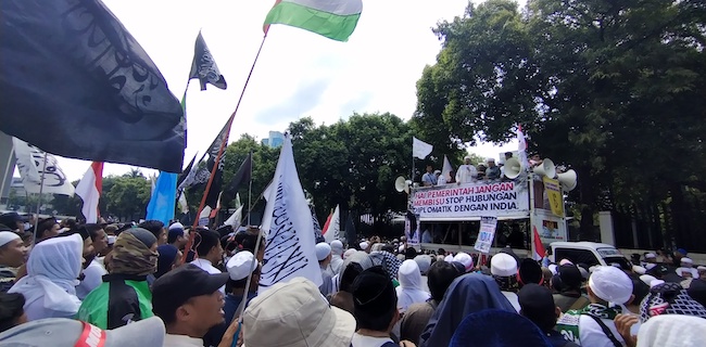 Sekjen GNPF: Jokowi Diam Ketika Muslim Dibantai, Giliran China Kena Masalah Mau Bantu