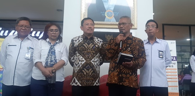 Pastikan Pasien Corona Pulang, Menkes Sambangi RSUP Persahabatan
