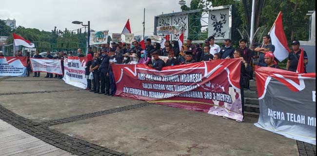 Aksi Di Depan Istana, Forum Marwah ASN Minta Jokowi Batalkan SKB 3 Menteri Tentang Penegakan Hukum PNS