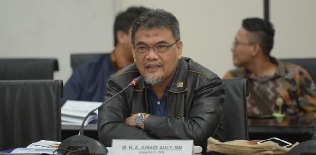 Anggota Komisi XI: Rupiah Terjun Bebas Karena Pemerintah Anggap Remeh Covid-19
