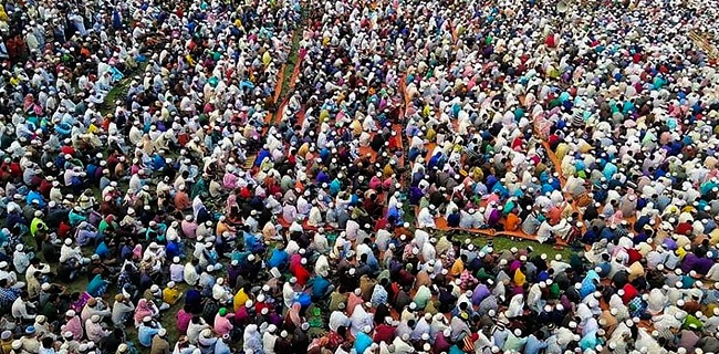 Memohon Dijauhkan Dari Wabah Corona, 250 Ribu Muslim Bangladesh Gelar Doa Bersama Di Lapangan