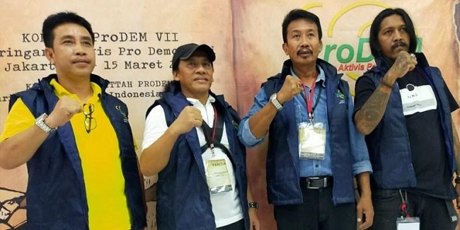 ProDEM Antara Melawan Atau Tenggelam