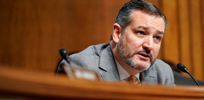 Jabat Tangan Dengan Penderita Corona, Senator AS Ted Cruz Karantina Diri Di Rumah