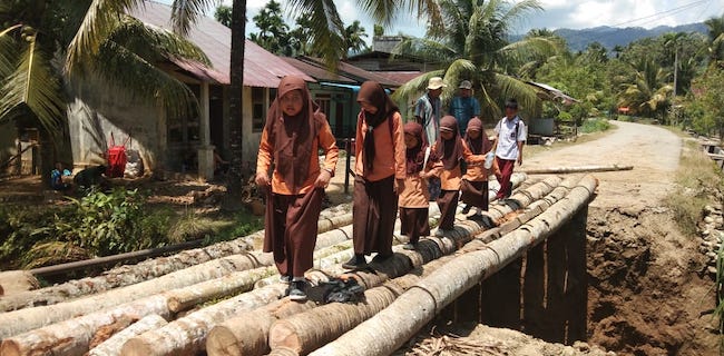 Ketua Partai Aceh Minta Jembatan Penghubung Desa Di Kluet Tengah Cepat Diperbaiki