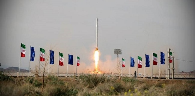 Iran Berhasil Luncurkan Satelit Militer Pertamanya, AS Geram