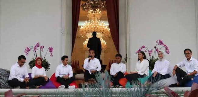 Perangkat Stafsus Jokowi Perlu Diringkas Agar Tidak Buang-Buang Duit Negara<i>!</i>