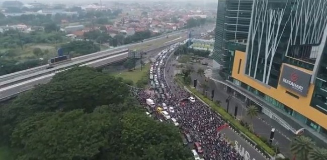 Surabaya Macet Parah Pada Hari Pertama PSBB, Kapolda Jatim: Hari Ke-4 Bakal Kami Tindak Tegas