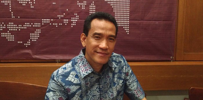 Sosok Idealis, Rugi Besar Presiden Jokowi Buang Refly Harun