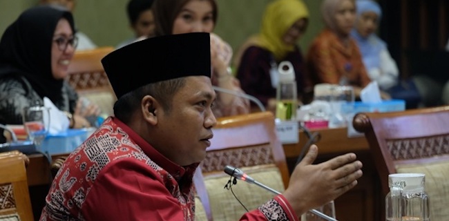 Anak Buah Megawati Tegur Menko Luhut Agar Lebih Sopan Berbicara