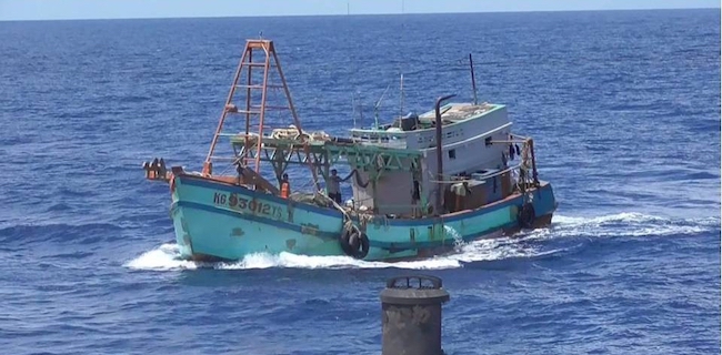 Di Tengah <i>Pagebluk</i> Covid-19, KKP Lumpuhkan Dua Kapal Vietnam Pencuri Ikan