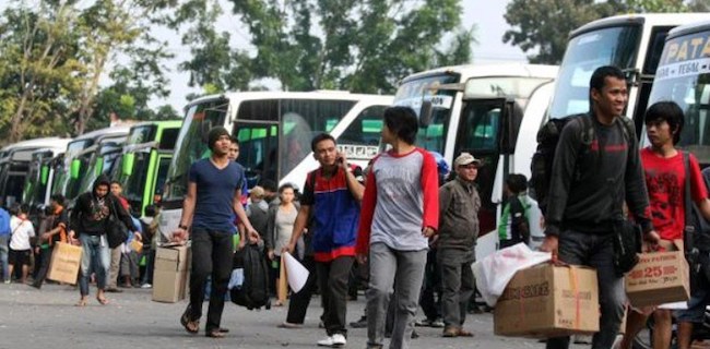 Jokowi Jangan Hanya Mengimbau, Tapi Harus Tegas Melarang Mudik