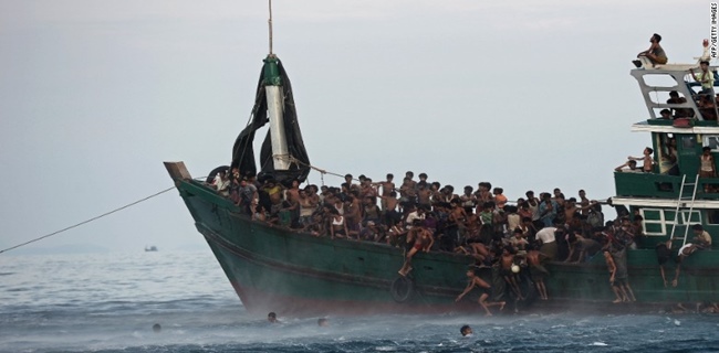 Bangladesh Selamatkan Pengungsi Rohingya Yang Terombang-ambing Di Laut, Puluhan Tewas Di Dalam Kapal