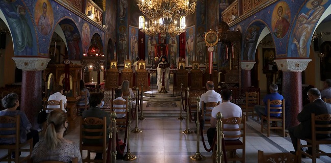 Gereja Kembali Dibuka, Ribuan Warga Yunani Bersuka Cita