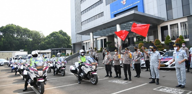 Kakorlantas Lepas Penyerahan Bantuan 1.750 Paket Sembako Dan 1 Ton Beras