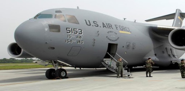Pesawat Angkut Militer C-17 AS Membawa Paket Pertama 50 Ventilator Untuk Rusia