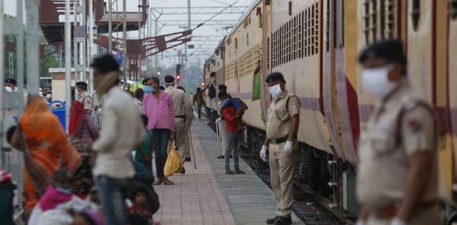 Ketiduran Di Rel, 16 Pekerja Migran Meninggal Disambar Kereta Barang