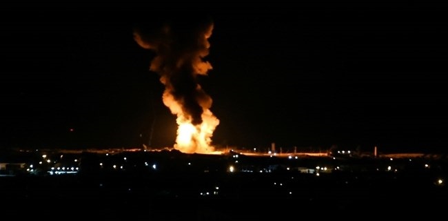 Balas Kiriman Roket, Israel Serang Pos Militer Hamas Di Jalur Gaza