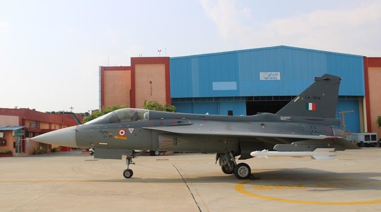 India Luncurkan Skuadron 18 AU Pesawat Tempur Ringan Buatan Sendiri