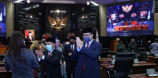 Rapat Paripurna DPRD, Anies Beberkan Capaian Pembangunan DKI Jakarta