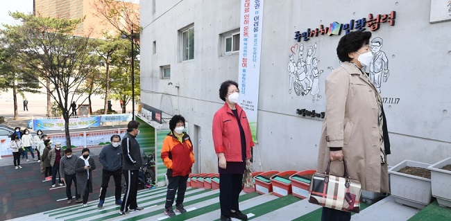 Gerak Cepat Tangani Lonjakan Infeksi, Korea Selatan Berlakukan Tiga Level Jarak Sosial
