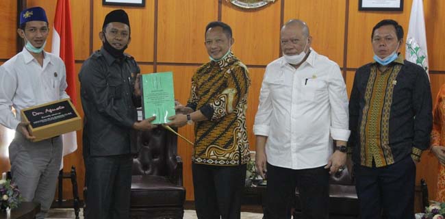Putuskan Nasib Bupati Jember, Tito Tunggu Hasil Pemeriksaan Gubernur Khofifah