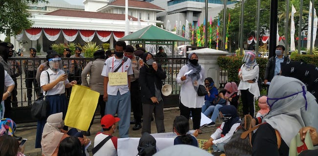 Demo Di Balaikota, Orang Tua Murid Minta PPDB Dikembalikan Ke Jalur Zonasi