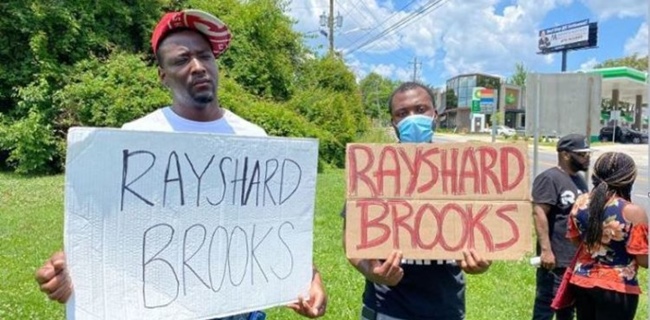 Insiden Brooks Tidak Sama Dengan Floyd, Tetapi Mereka Disamakan Oleh Narasi Yang Keliru, 'Polisi Rasis'