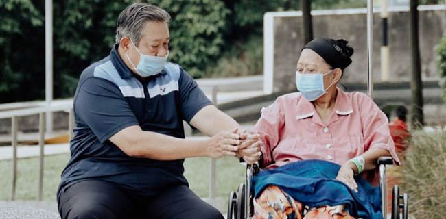 Catatan SBY: Setahun Telah Kulalui, Istirahatlah Dengan Tenang Istriku Tercinta